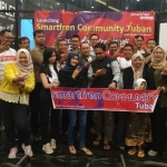 Para anggota Smartfren Community Regional Tuban.