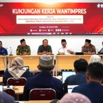 Anggota Wantimpres RI, Soekarwo, saat kunjungan kerja ke KPU Jatim. Foto: Ist