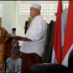  Prof Dr KH Asep Saifuddin Chalim, MA, saat memberikan sambutan pada MPJ Fest 2022 yang digelar Media Pondok Jawa Timur (MPJ) di Masjid Kampus Institut Pesantren KH Abdul Chalim (IKHAC), Pacet, Mojokerto, Jawa Timur, Sabtu (24/12/2022). Foto: mma