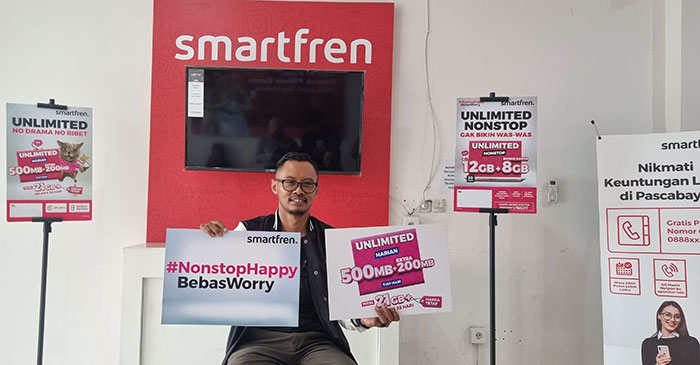 Regional Brand Activation Smartfren, Ales Shella Hadysara, di kantor Smartfren Bangkalan.