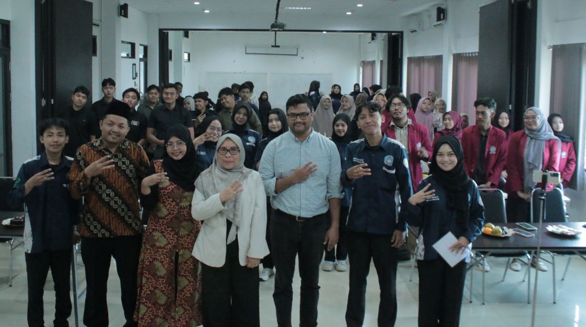 Himamasda Universitas Nahdlatul Ulama Sidoarjo menggelar Seminar Nasional bertema "Menavigasi Ketidakpastian Global di Era Ketegangan Geopolitik"