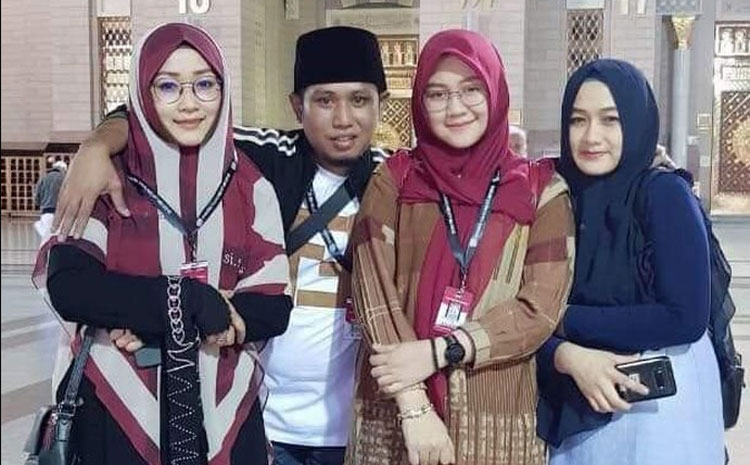 ILUSTRASI: Lora Fadil bersama tiga istrinya. foto: Detik.com