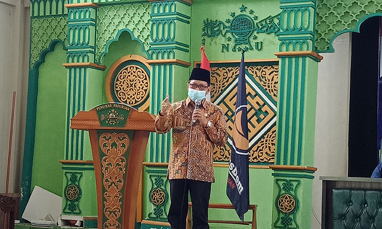 Kapoksi II DPR RI Aminurokhman saat sosialisasi empat pilar kebangsaan di ITSNU Pasuruan, Senin (8/2/2021). (foto: ist)