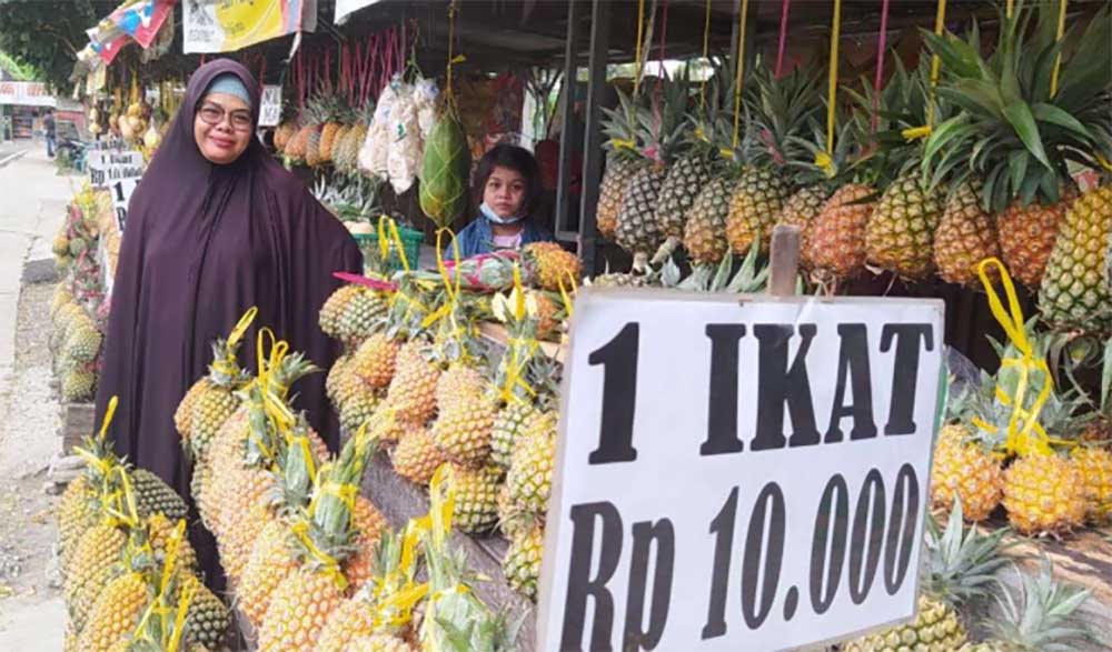 Nanas asli Gunung Kelud yang dijual oleh warga sekitar (dok. RRI)