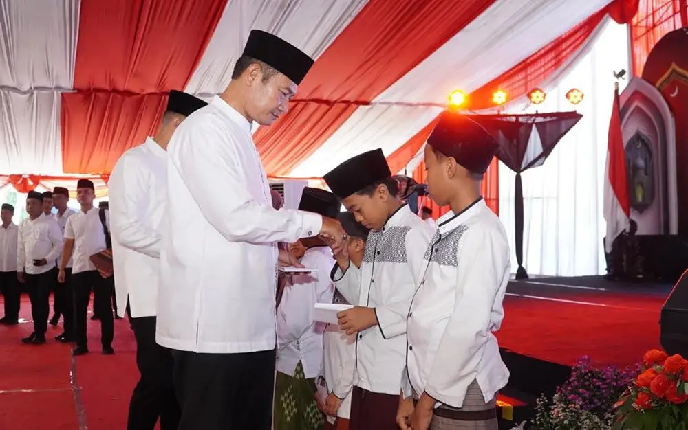 Lulus Predikat Mumtaz, Bupati Lamongan Kukuhkan 3.162 Hafidz dan Hafidzah