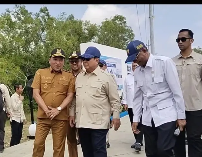 prabowo-resmikan-1151-kilometer-jalan-inpres-di-sampang-tekan-biaya-logistik-nasional