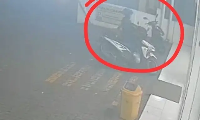 terekam-cctv-sejoli-diduga-curi-motor-di-tiga-lokasi-gresik
