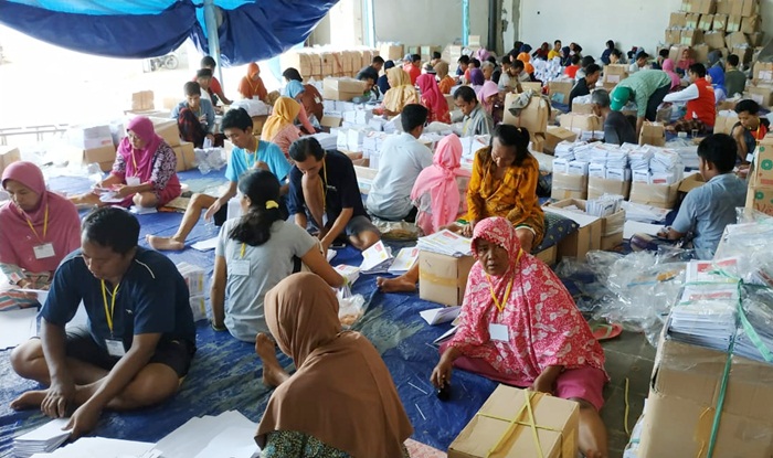 Inilah Upah Pekerja Pelipat dan Sortir Surat Suara Pemilu 2019 di Pamekasan
