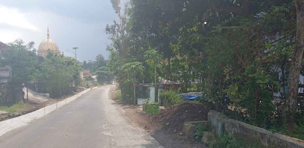 Pelebaran Jalan Gampingan-Dempok, Kabupaten Malang.