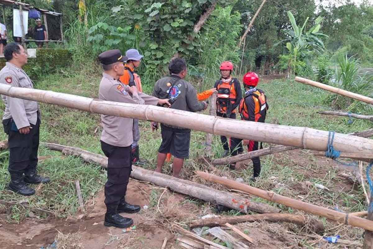Tunggu Perahu Tambangan, Pria di Kediri Terjatuh ke Sungai Brantas