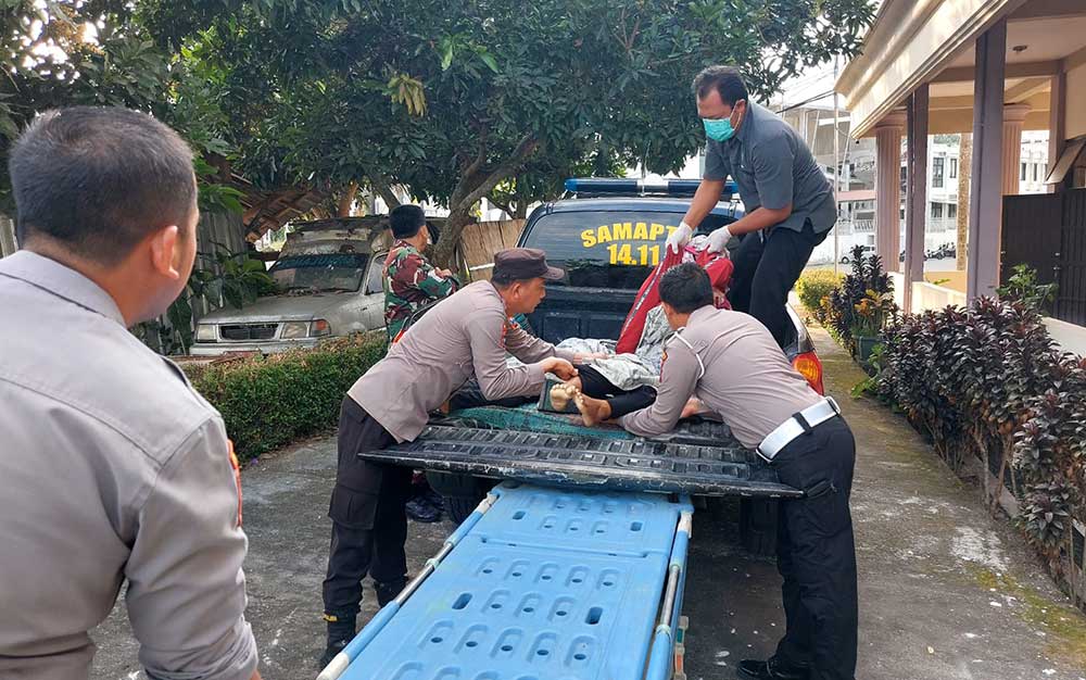 Korban saat hendak dievakuasi ke ke RSUD Mardi Waluyo Kota Blitar.