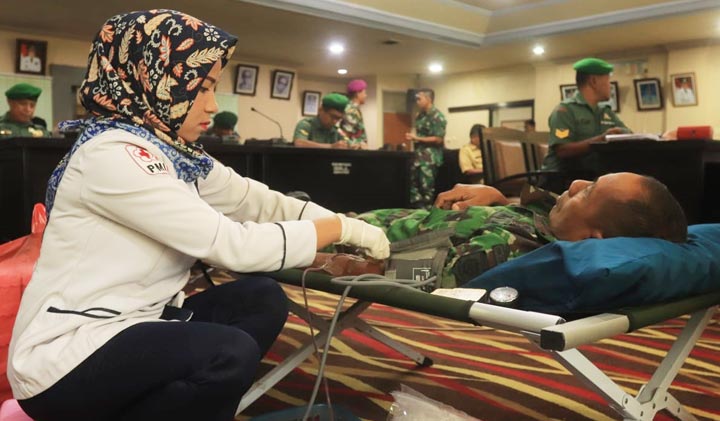 Donor darah digelar di Ruang Rapat Untung Suropati Jalan Pahlawan Nomor 28 Pasuruan, Selasa (18/20).