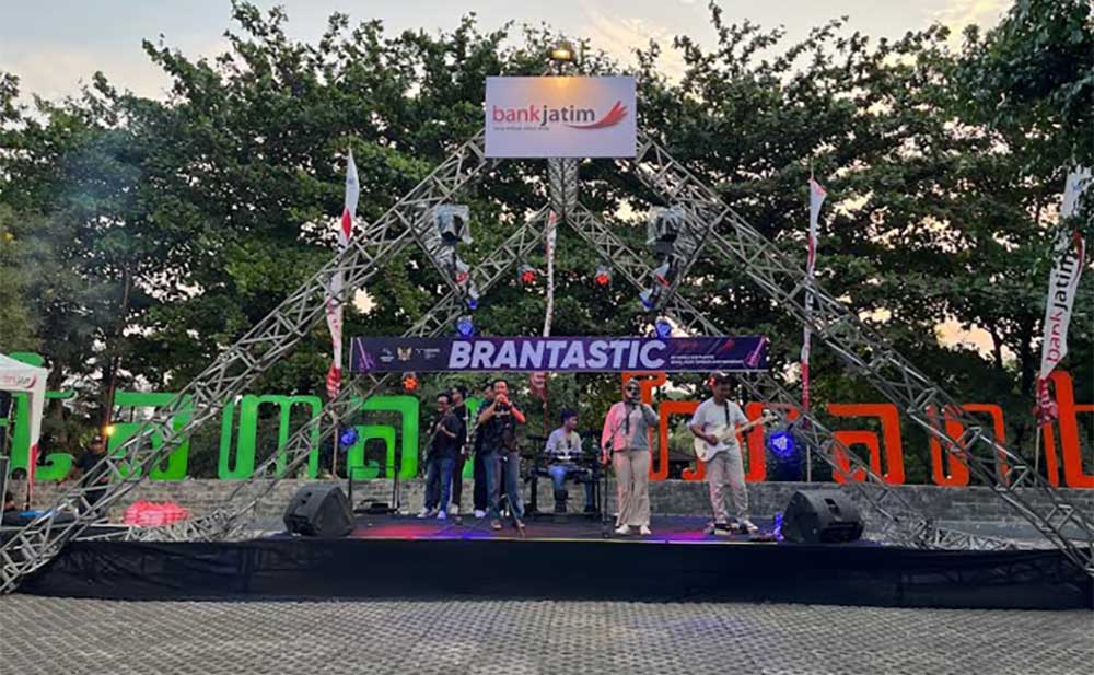 Pemerintah Kota Kediri akan berkolaborasi dengan komunitas guna memanfaatkan taman di Kota Kediri untuk menampilkan pertunjukan.