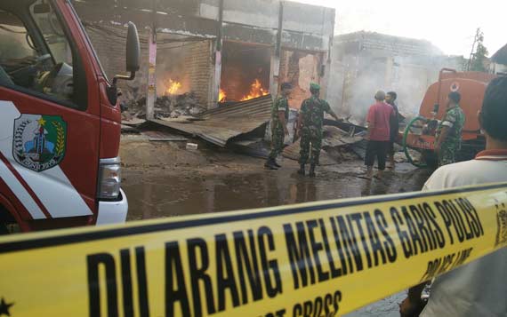 Pasar Kolpajung Pamekasan Kebakaran, Ratusan Kios Dilalap Api