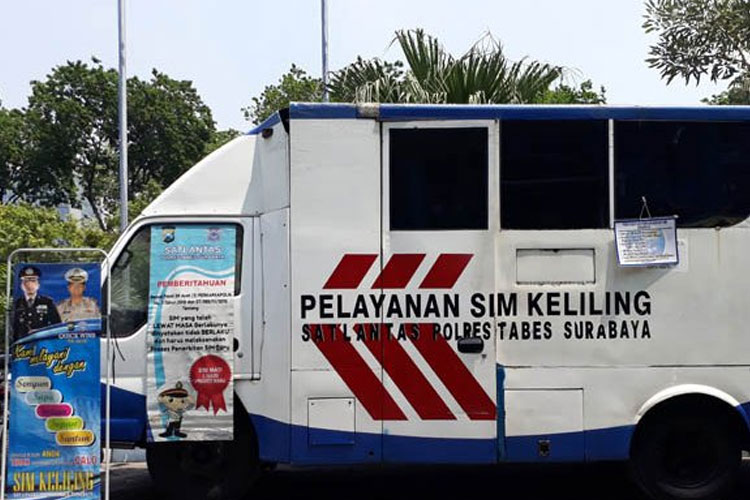 Mobil SIM Keliling di Jatim Expo Surabaya. 