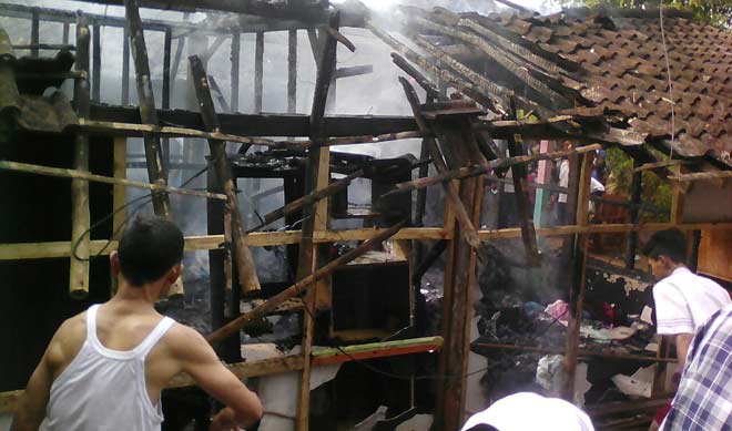 Rumah Mispani yang hangus dilalap si jago merah. 