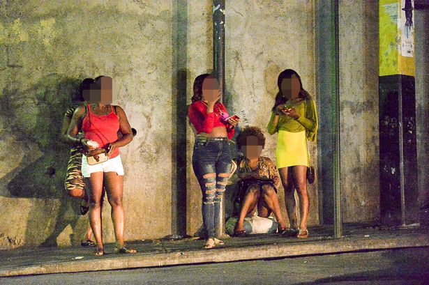 Pekerja Sosial ini Berikan Gandum kepada Anak yang Mau Dizinai