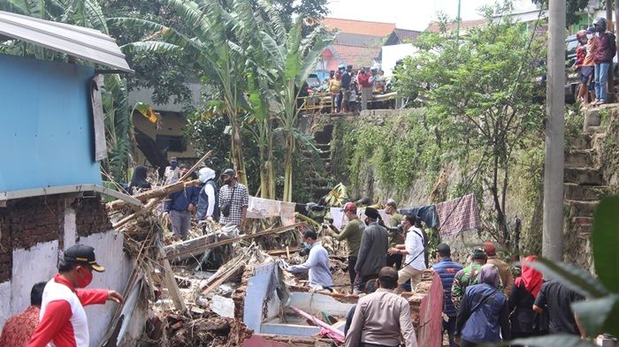 Rumah-rumah warga Pulungan yang rusak parah dampak bajir bandang akan direhab Pemkab Pasuruan.