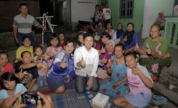Emil Dardak Sahur Bareng Warga Kedurus