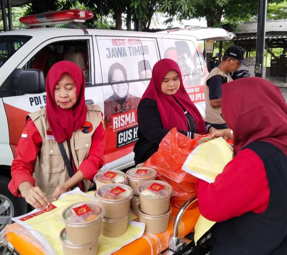 Baksos yang digelar Baguna PDIP Sidoarjo di wilayah Porong, Minggu (11/1). foto istimewa