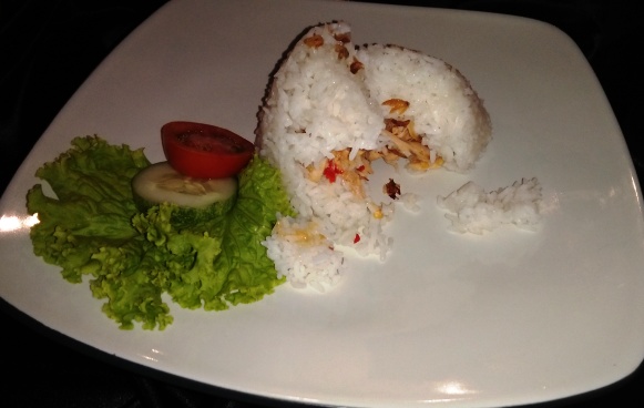 Ayam sembunyi atau Chiken Hidden. foto: RONY SUHARTOMO/ BANGSAONLINE