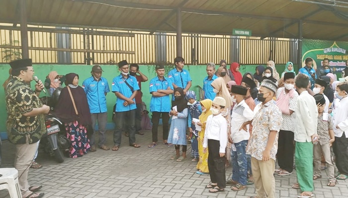 Spekal Jombang saat menggelar santunan kepada ratusan anak yatim piatu, Jumat (29/04/2022) sore.