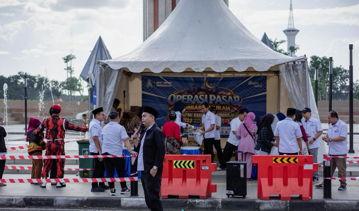 Tekan Harga Sembako, HIPMI Sidoarjo Gelar Pasar Murah saat Ramadan