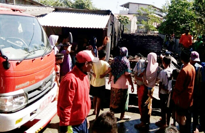 Bakar Sampah, Kios Sembako di Tlanakan Pamekasan Ikut Hangus Terbakar