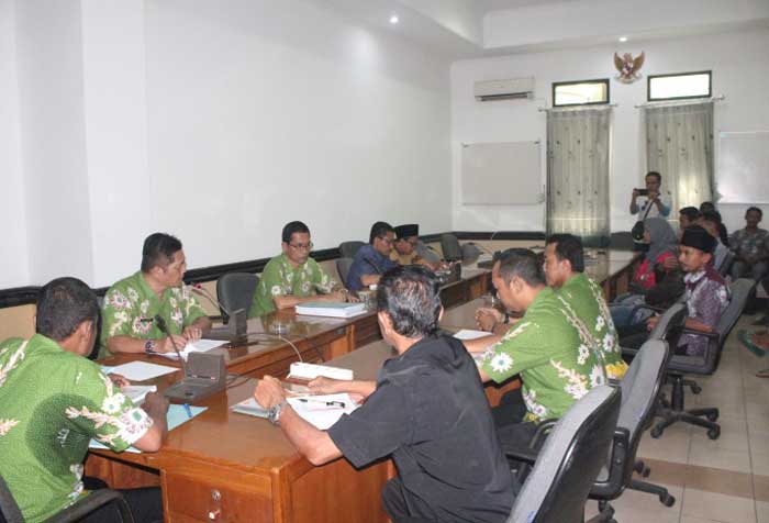 Pilkasun Jatipentongan: Komisi I Nilai Ada Keteledoran dari Panitia, Warga Ancam Tempuh Jalur Hukum
