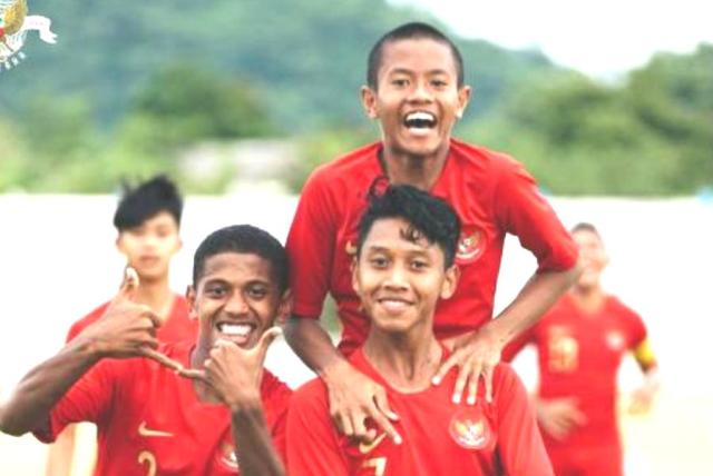 Pemain Muda Persela M Faizal Syaifullah (kanan-bawah) dipanggil PSSI, untuk perkuat Timnas Indonesia di Ajang AFC U-16 di Bahrain. foto: oke-bola
