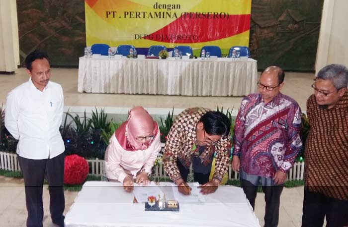 Penadatangan MoU Pertamina dan PTPN XI. foto: IMRON/ BANGSAONLINE