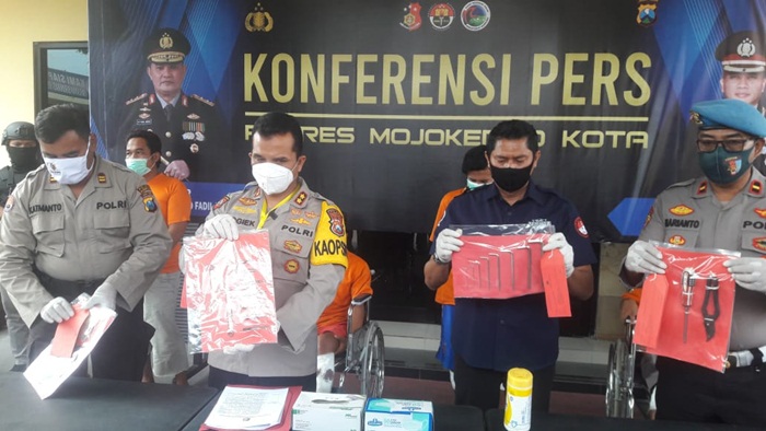 Kapolres Mojokerto Kota AKBP Bogiek Sugiyarto saat rilis pers.