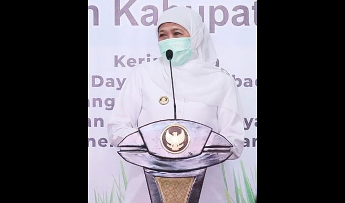 Khofifah di sela-sela kunjungan di Madiun untuk peluncuran program KUR Porang, Minggu (25/4).