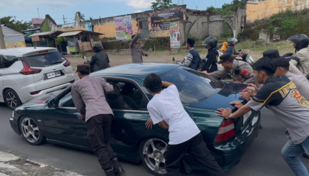 Bantu Pemudik, Polres Blitar Siagakan Pleton Patroli dan Urai Dukung Lancarnya Arus Mudik 2025
