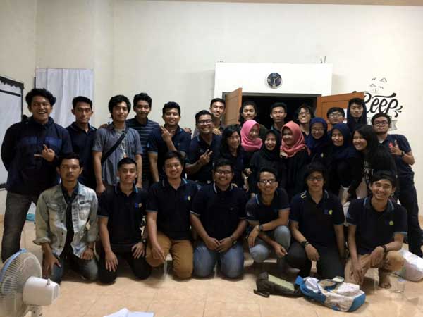 Anggota UKM biliar ITS. foto: istimewa