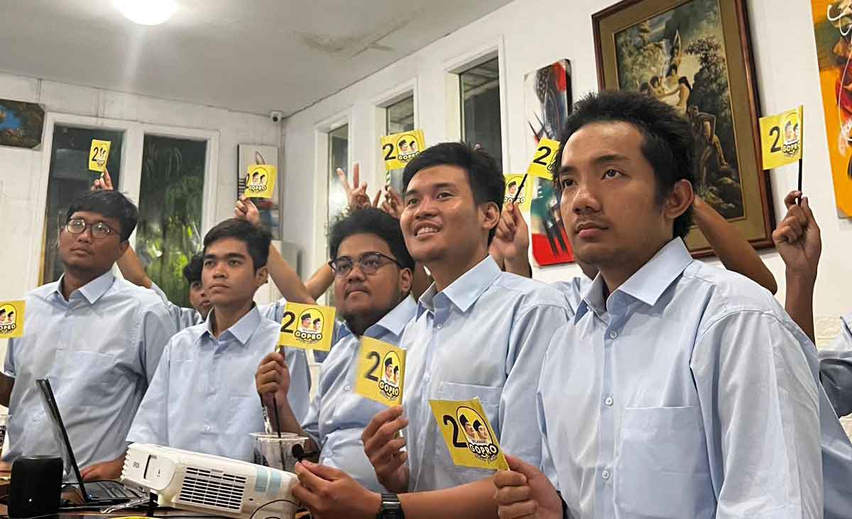 Relawan GoPro saat nonton bareng putusan nomor urut Ganjar-Gibran.