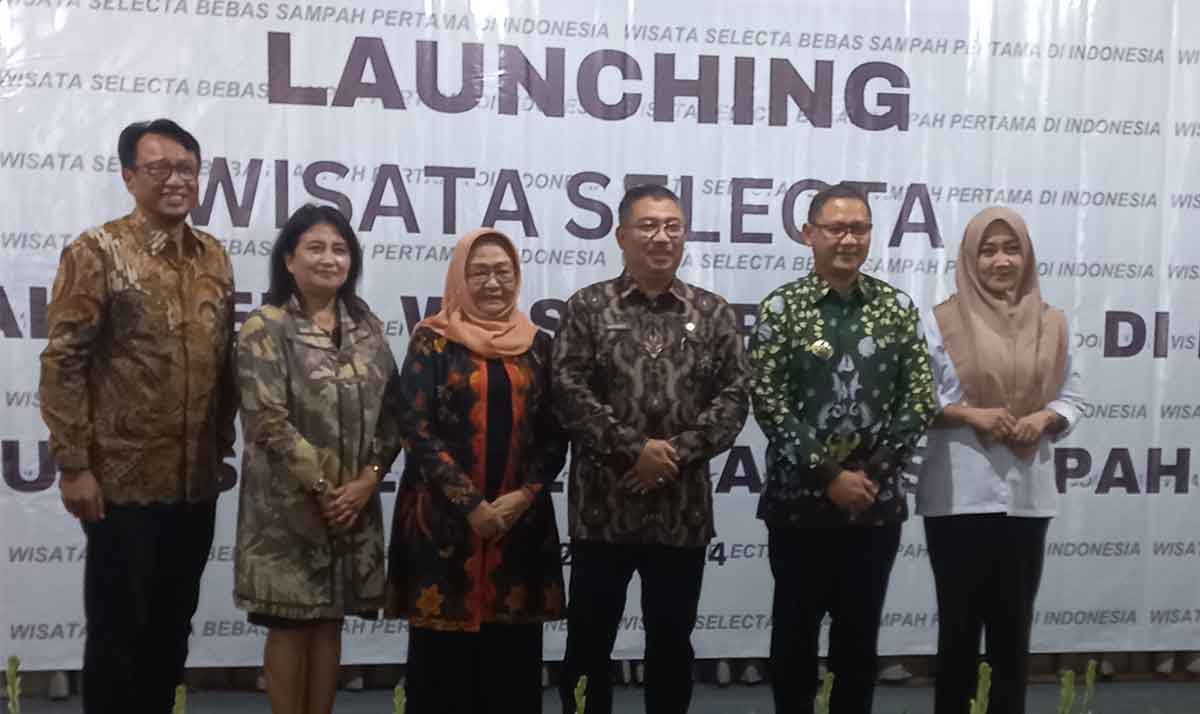 Peluncurran program wisata bebas sampah yang dilakukan PT Selecta.