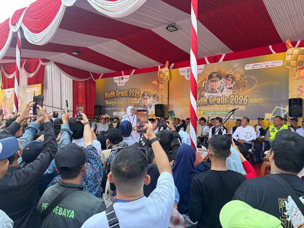 Gubernur Jatim saat membuka Program Mudik Gratis 2026. (Ist)
