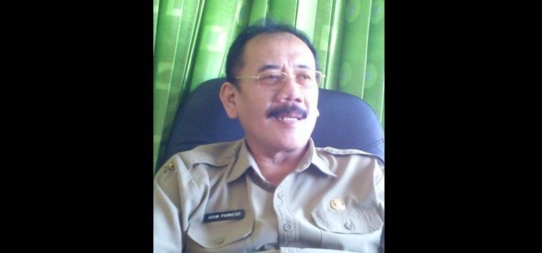 Kepala KLH Ponorogo, Ir Adam Parikesid MM. foto: nur prihantoro/BANGSAONLINE