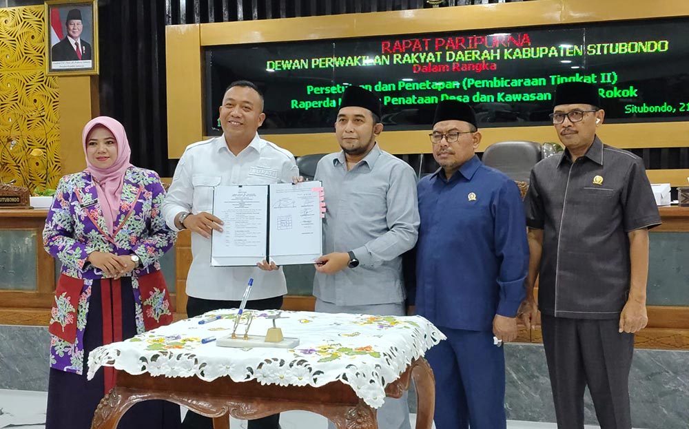 Paripurna laporan akhir pembahasan Rancangan Peraturan Daerah (Raperda) tentang Kawasan Tanpa Rokok (KTR) dan Penataan Desa di DPRD Kabupaten Situbondo, Kamis (21/5/2026). 