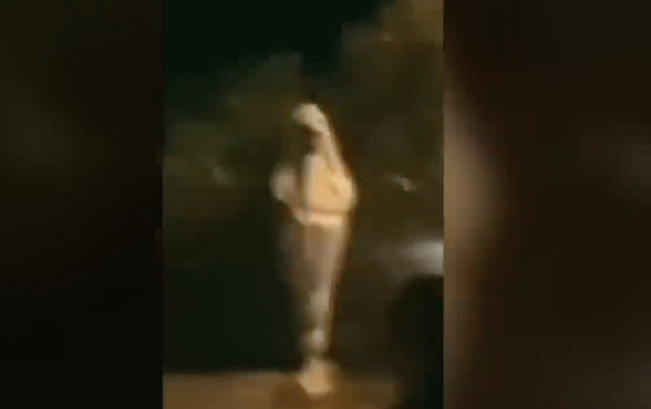 Ilustrasi sosok Pocong yang menampakkan diri (Youtube)