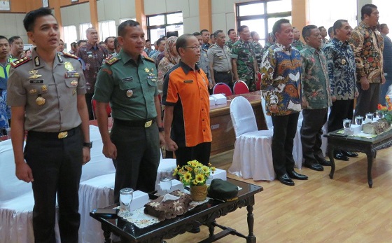Rapat koordinasi terkait kesiapan pelaksanaan Pilgub Jatim Tahun 2018. 