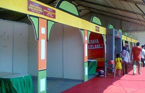 KOSONG – Sejumlah stan masih kosong saat Festival Muharram yang digelar Pemkab Bondowoso, Sabtu (25/10/2014). foto: sugiyanto/BangsaOnline

