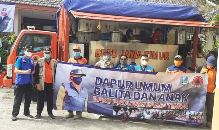 Dapur Umum Pemprov Jatim yang dibuka khusus untuk anak dan balita korban APG Gunung Semeru.