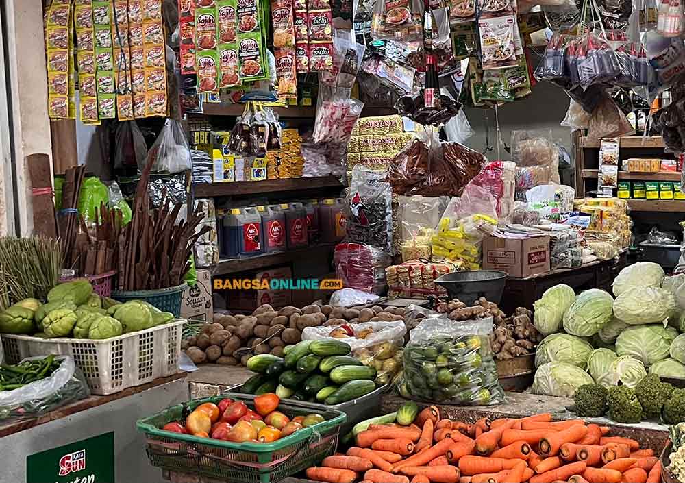 Sebagian besar harga sembako di Surabaya hari ini mengalami kenaikan. Foto: Sulthon/BANGSAONLINE.