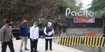 Minta Utamakan Keselamatan Pengguna Jalan, Khofifah Tinjau Jembatan Tangkeban Ponorogo-Pacitan