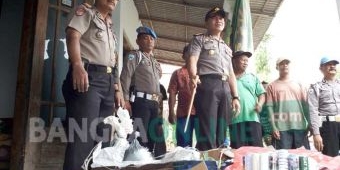 Kapolres Jombang Gerebek Produsen Mercon di Dua Lokasi, Puluhan Kilo Bahan Peledak Disita