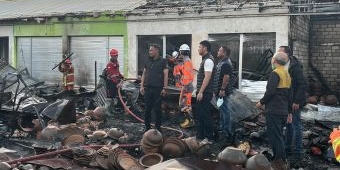 Kerugian Akibat Kebakaran Pasar Baru Tuban Capai Miliaran Rupiah, Bupati Lindra Siapkan Revitalisasi
