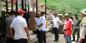 Bupati Tulungagung Tinjau Longsor Pagerwojo, Pastikan Pemulihan Cepat dan SD Terdampak Berfungsi