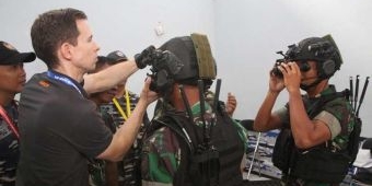 Pasukan Katak Dikenalkan Alat Komunikasi Khusus